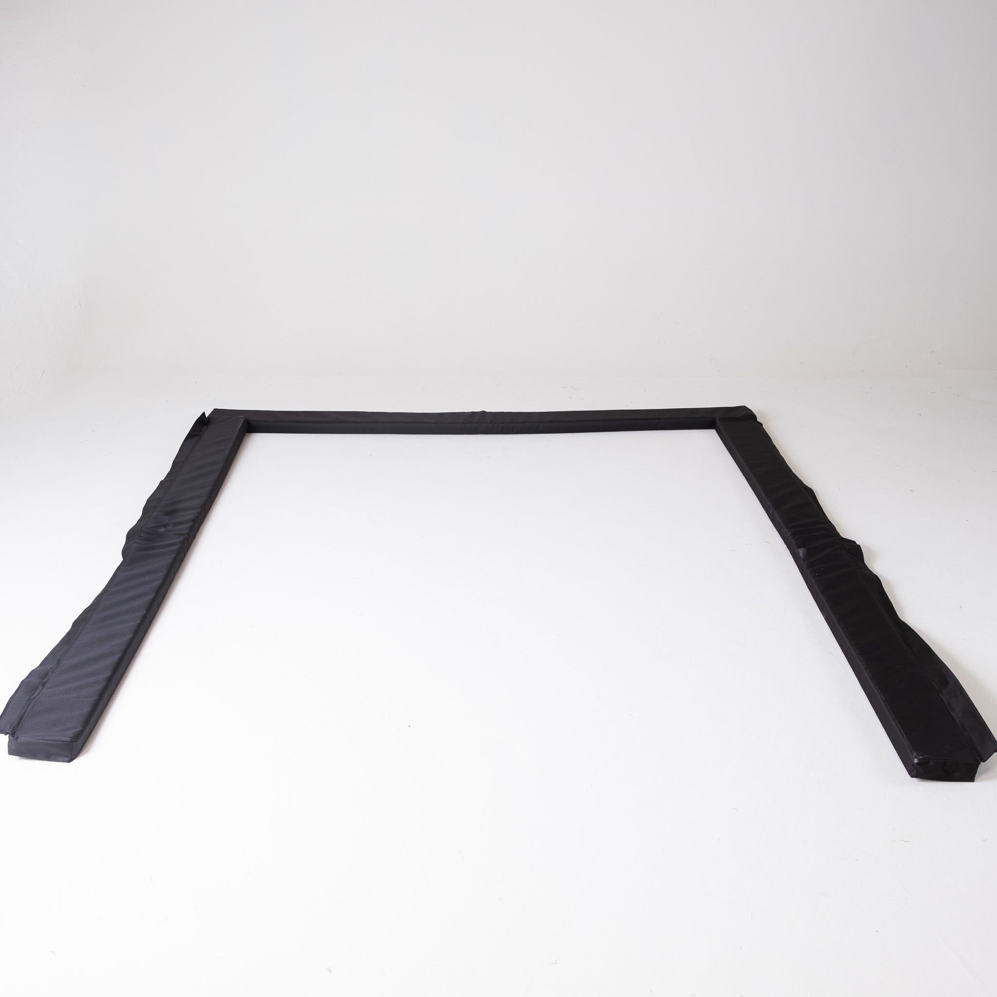 DIY-Golfsimulator-Prallschutzgitter-Set – schwarze Schaumstoffkante