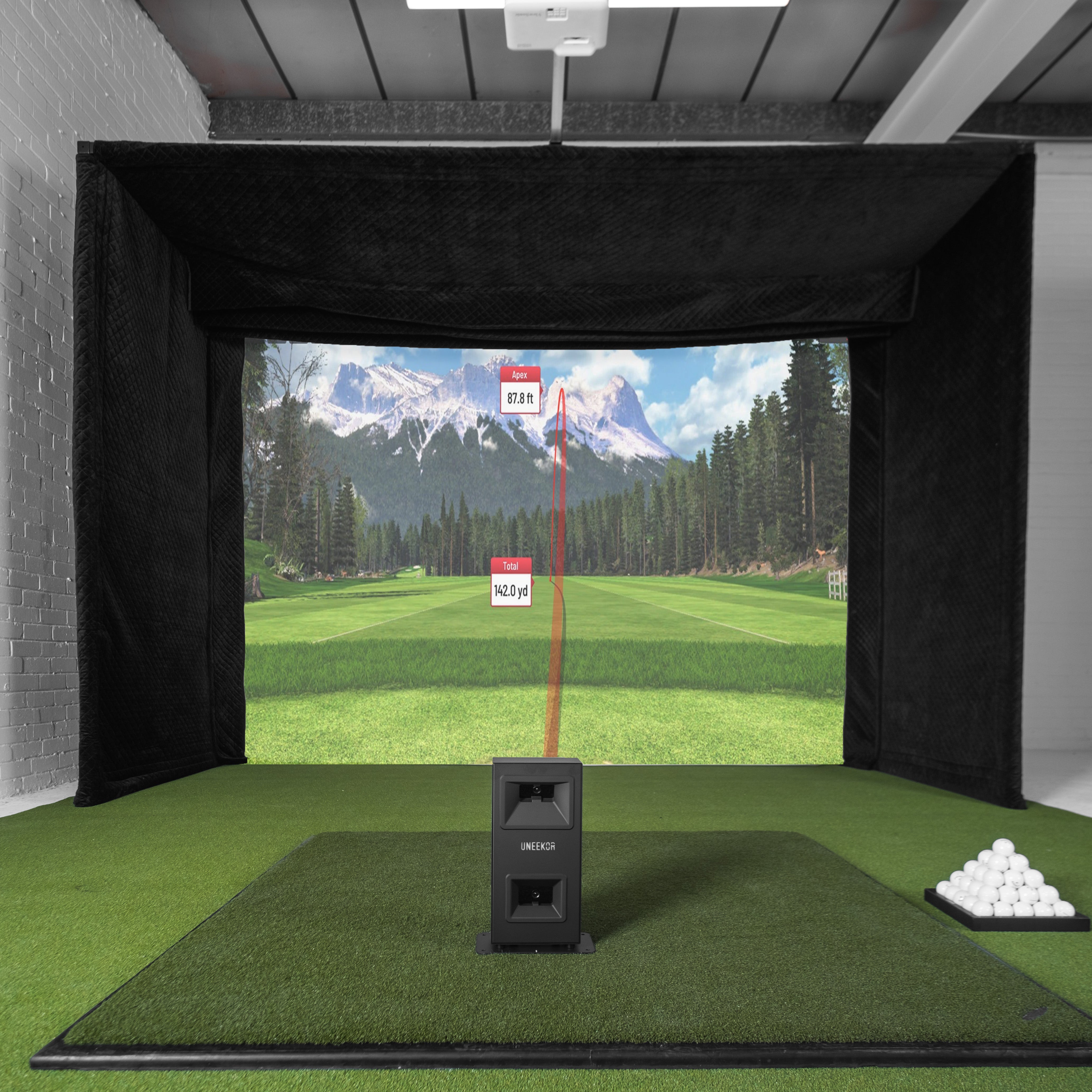 Uneekor Eye Mini Lite GolfBays Lux Golfsimulator-Gehäuse-Paket