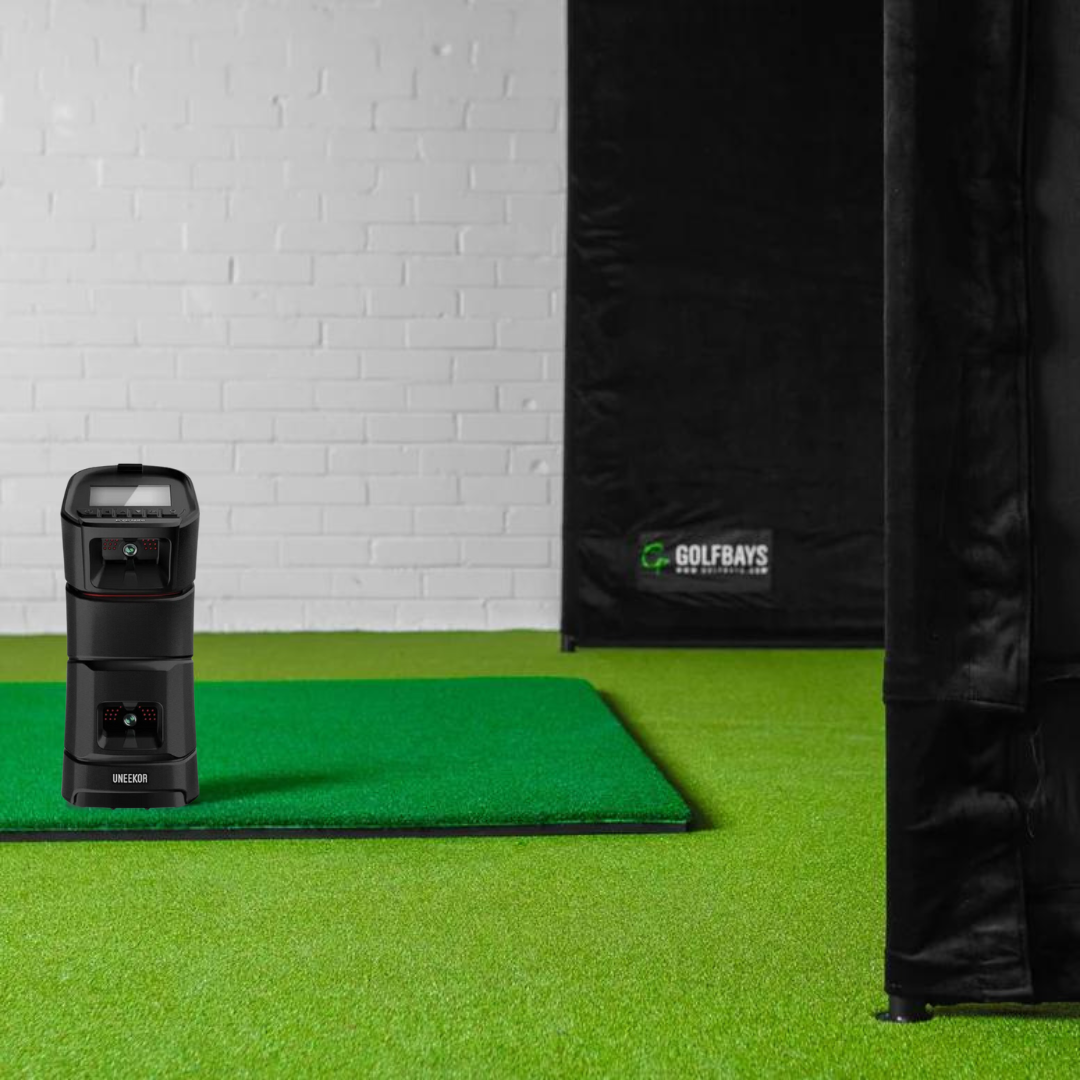 Uneekor Eye Mini-Golfsimulator-Paket für zu Hause