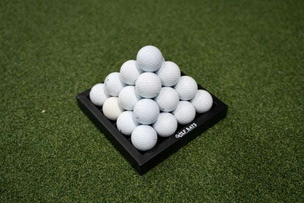 GOLFBAYS KLEINE PYRAMIDE-BALLTABLETTE